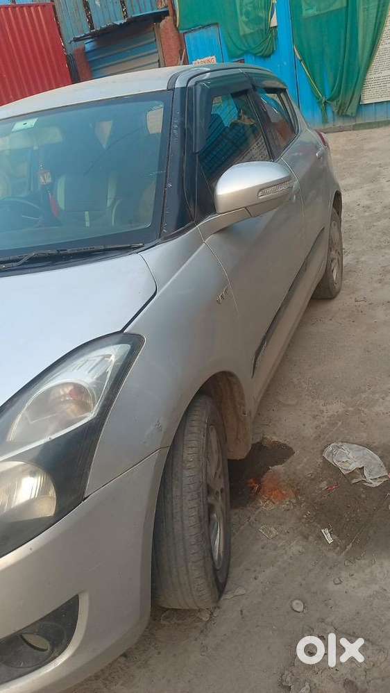 Maruti Suzuki Swift 2012 Cng & Hybrids Well Maintained