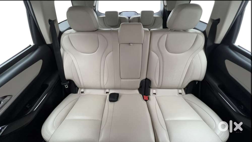 Mahindra Xuv700 2.0 Ax 7 Petrol At Str, 2021, Petrol