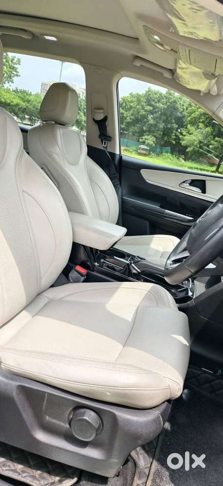Mahindra Xuv700 2.2 Ax 7 Diesel At Str, 2023, Diesel