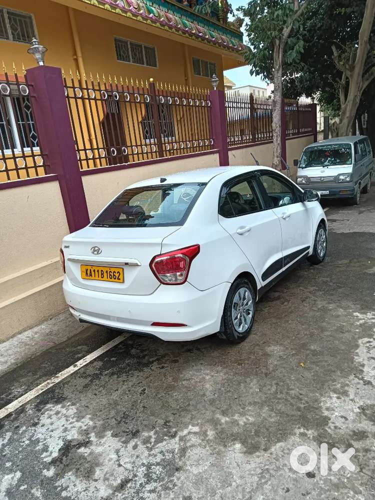 Hyundai Xcent 2016