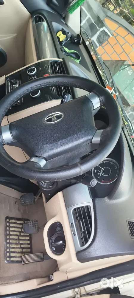 Tata Safari Storme 2013