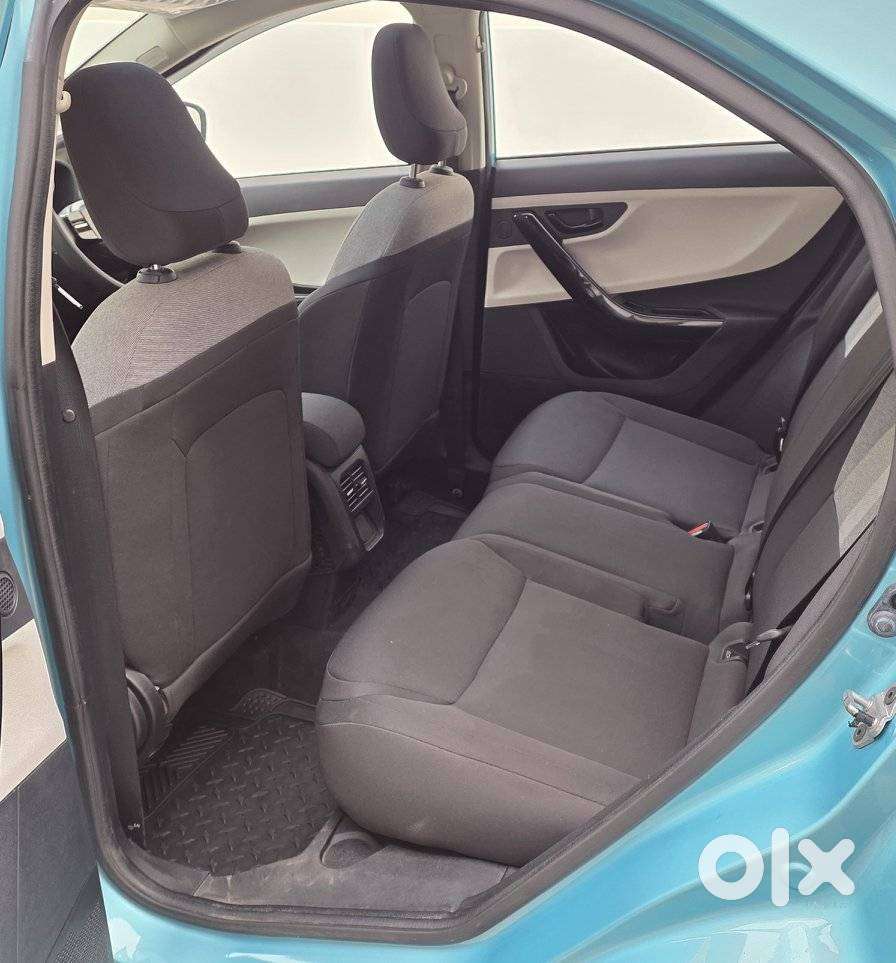 Tata Nexon Creative 1.2 Revotron Petrol 6 Amt Dt, 2025, Petrol
