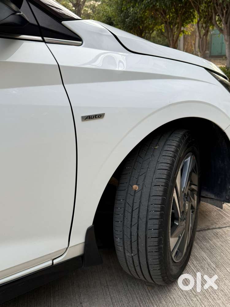 Hyundai I20 Asta (o) 1.2 Ivt Dual Tone, 2022, Petrol