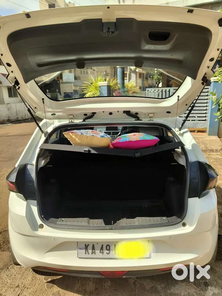 Tata Altroz Diesel 2020 Manual  Excellent Condition  77k Kms  White