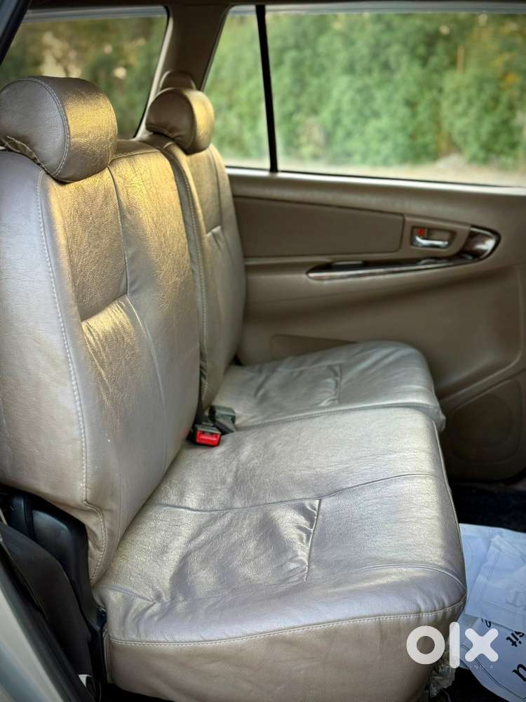 Toyota Innova 2.5 Vx 8 Str Bs-iii, 2016, Diesel