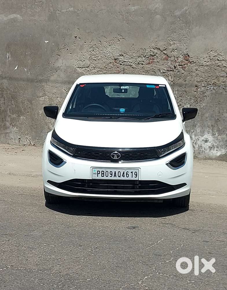 Tata Altroz 1.2 Xm Plus, 2025, Petrol