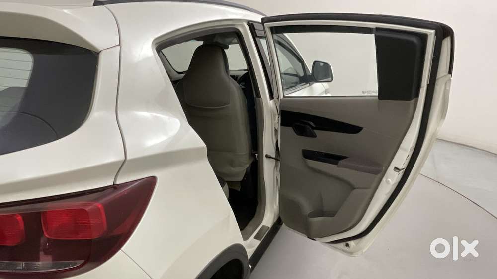 Mahindra Kuv 100 2016-2017 Mfalcon G80 K8, 2016, Petrol