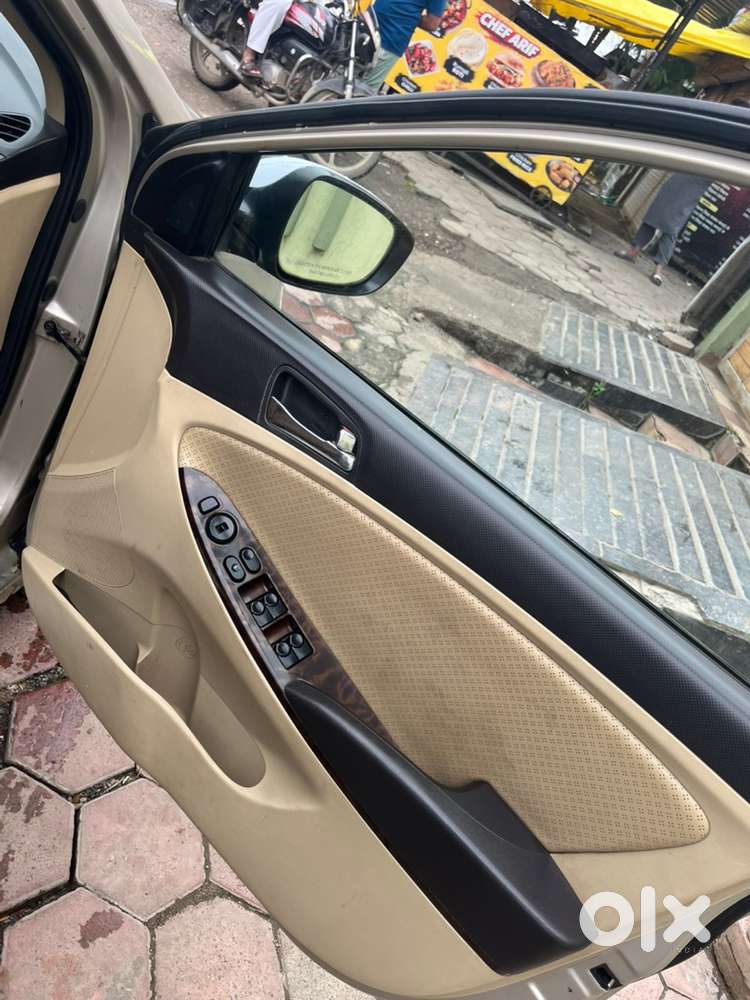 Hyundai Fluidic Verna 2011