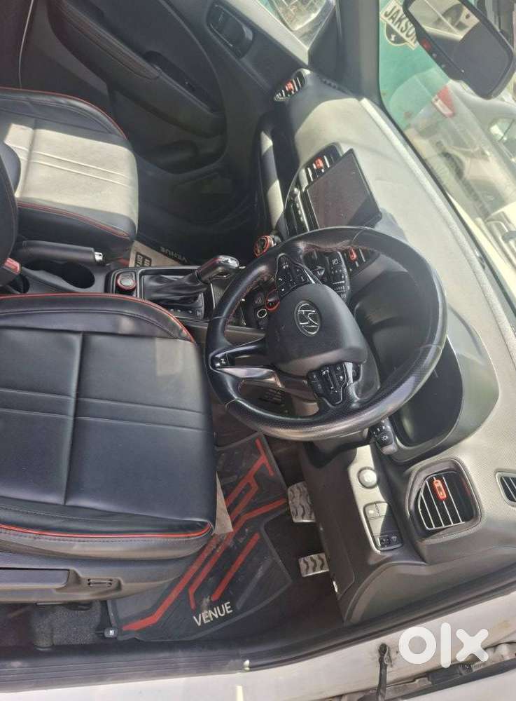 Hyundai Venue Sx Dual Tone Turbo, 2022, Petrol