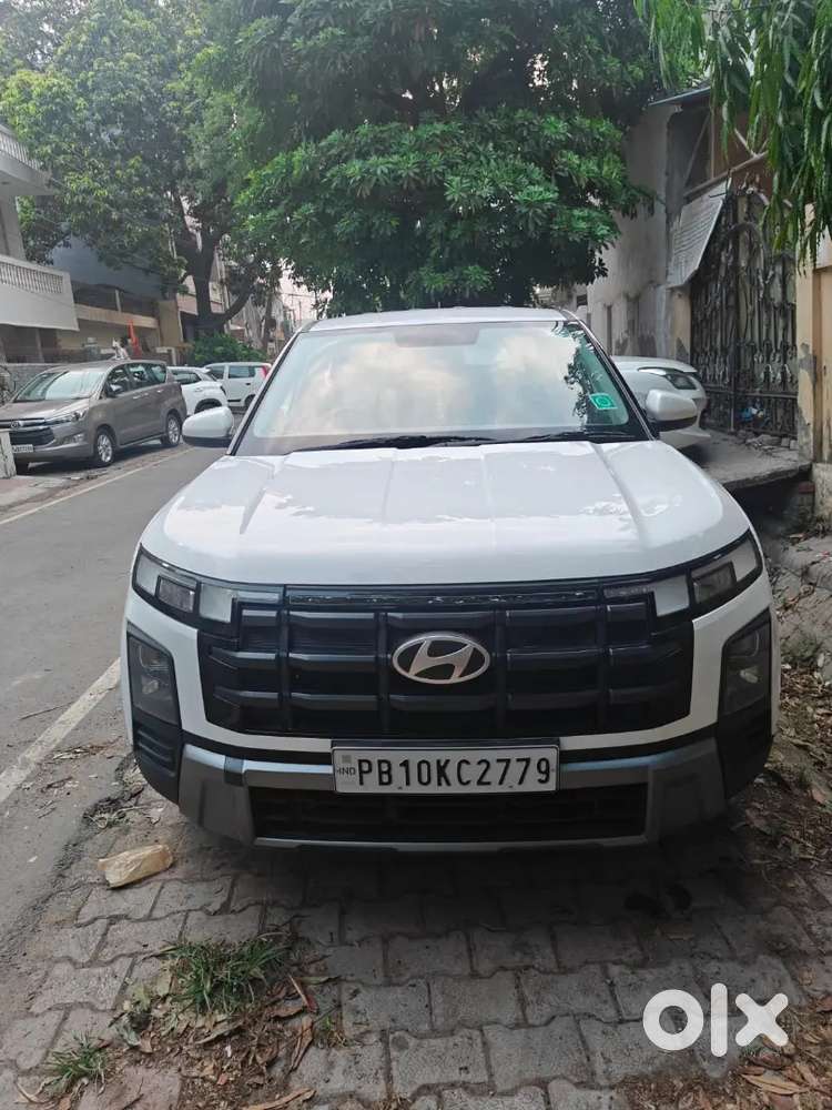 Hyundai Creta 2025 1.5 E Petrol 6600kms Driven