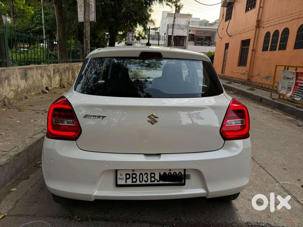 Maruti Suzuki Swift 1.2 Lxi (o), 2022, Petrol