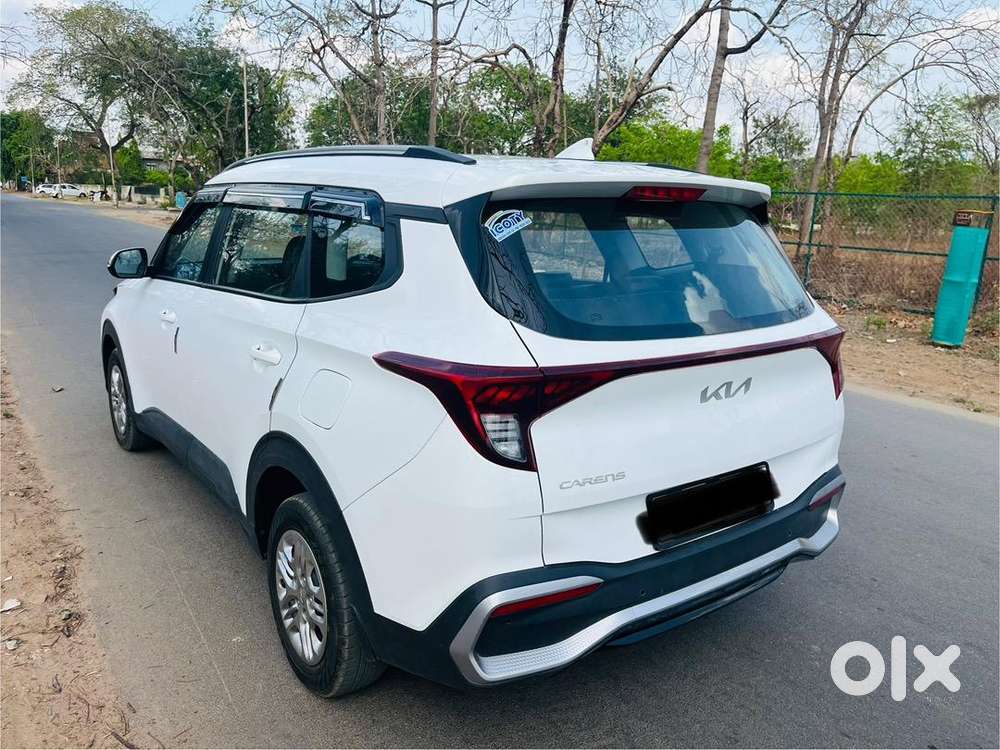 Kia Carens 2023 Petrol 17000 Km Driven