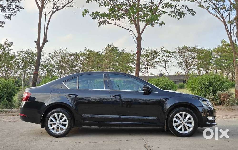 Skoda Octavia [2014-2017] 2.0 L&k Tdi At, 2017, Diesel