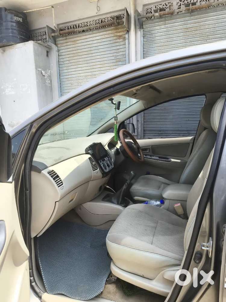 Toyota Innova 2011 Diesel Well Maintained