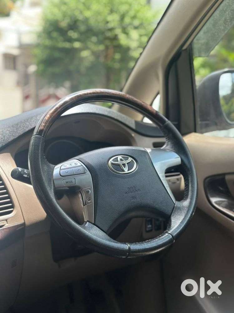 Toyota Innova 2.5 Z Diesel 7 Seater, 2015, Diesel