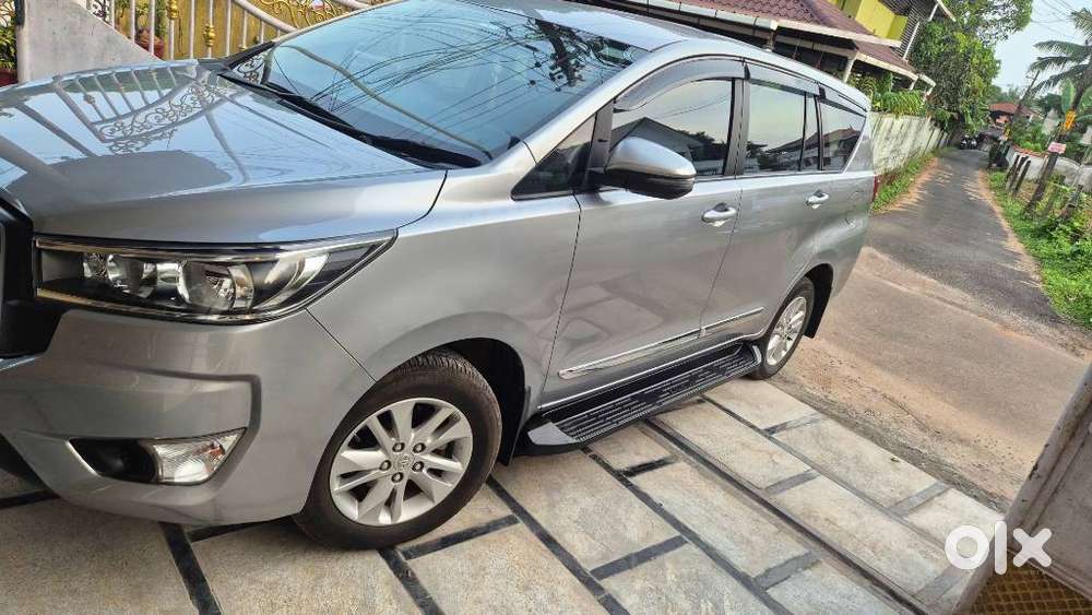 Toyota Innova Crysta 2.4 G Mt, 2023, Diesel