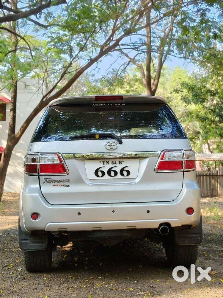 Toyota Fortuner 3.0 4x4 Manual, 2011, Diesel