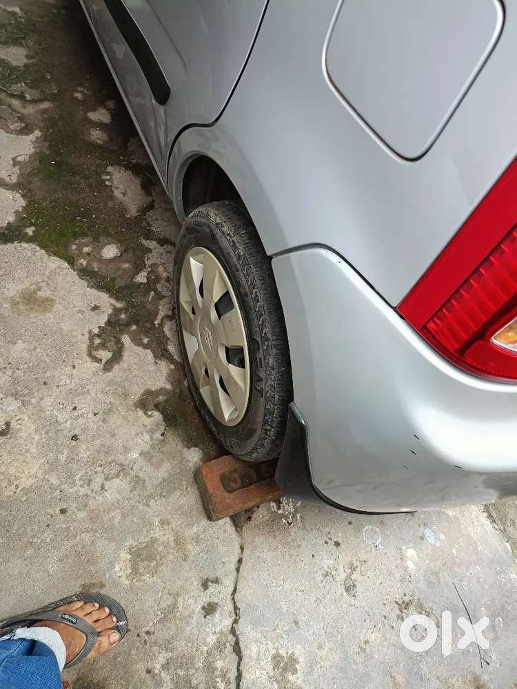 Vxi Top Model With Central Locking Power Window Sony Music System