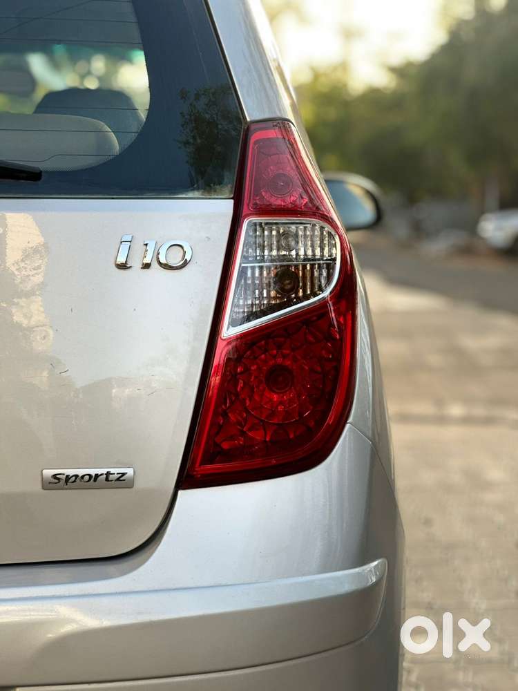 Hyundai I10 Sportz At, 2012, Petrol