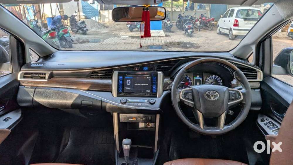 Toyota Innova Crysta 2.8z Automatic, 2016, Diesel