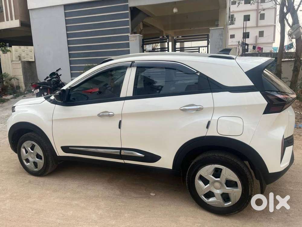 Tata Nexon Smart Plus Amt (2024) – Petrol  Excellent Condition