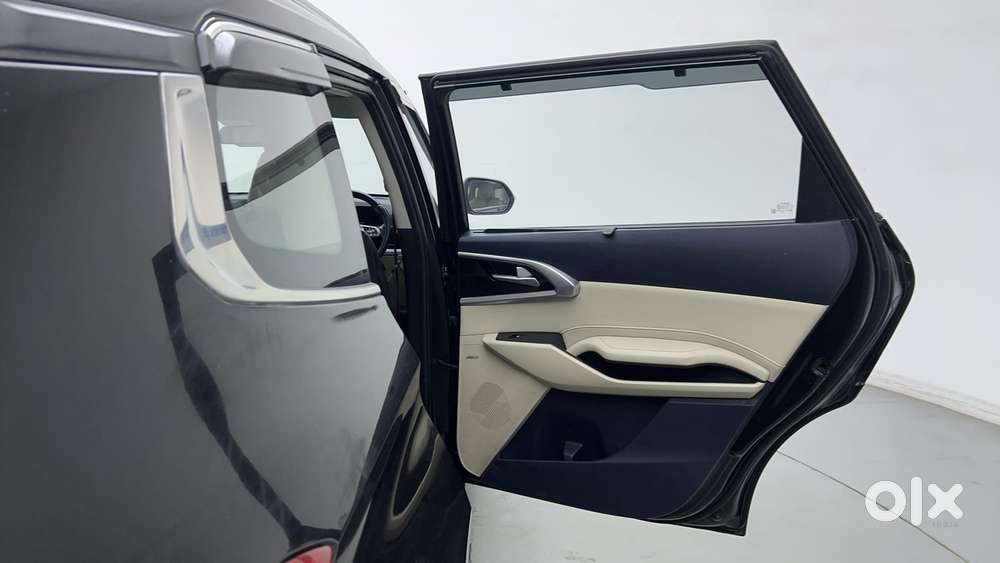 Kia Carens 1.5 Luxury Plus Diesel 6 Str, 2022, Diesel
