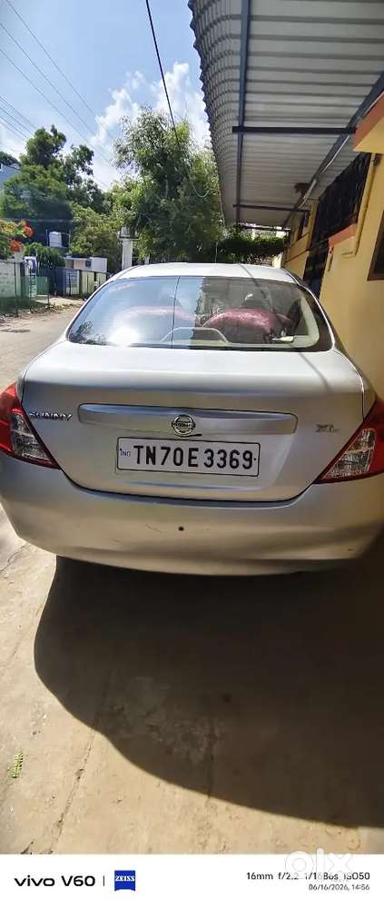 Nissan Sunny 2011