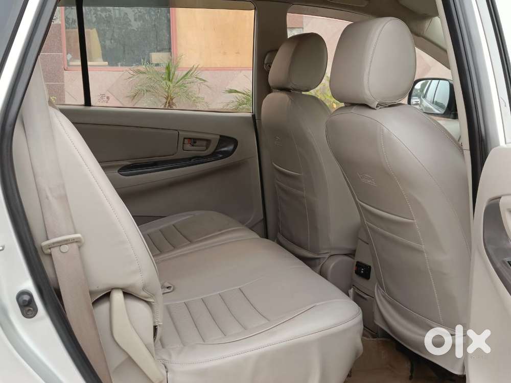 Toyota Innova 2.5 G (diesel) 8 Seater, 2014, Diesel
