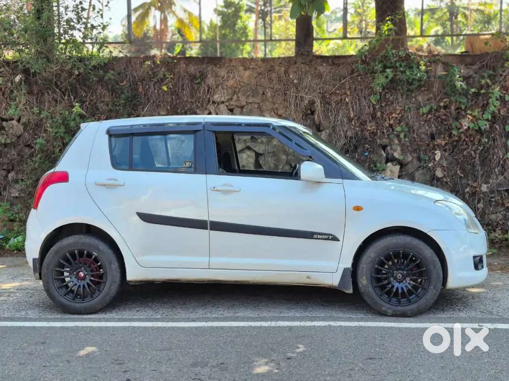Maruti Suzuki Swift Petrol 115594 Km Driven