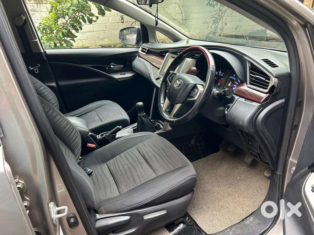 Toyota Innova Crysta 2.4 V 7 Str, 2016, Diesel