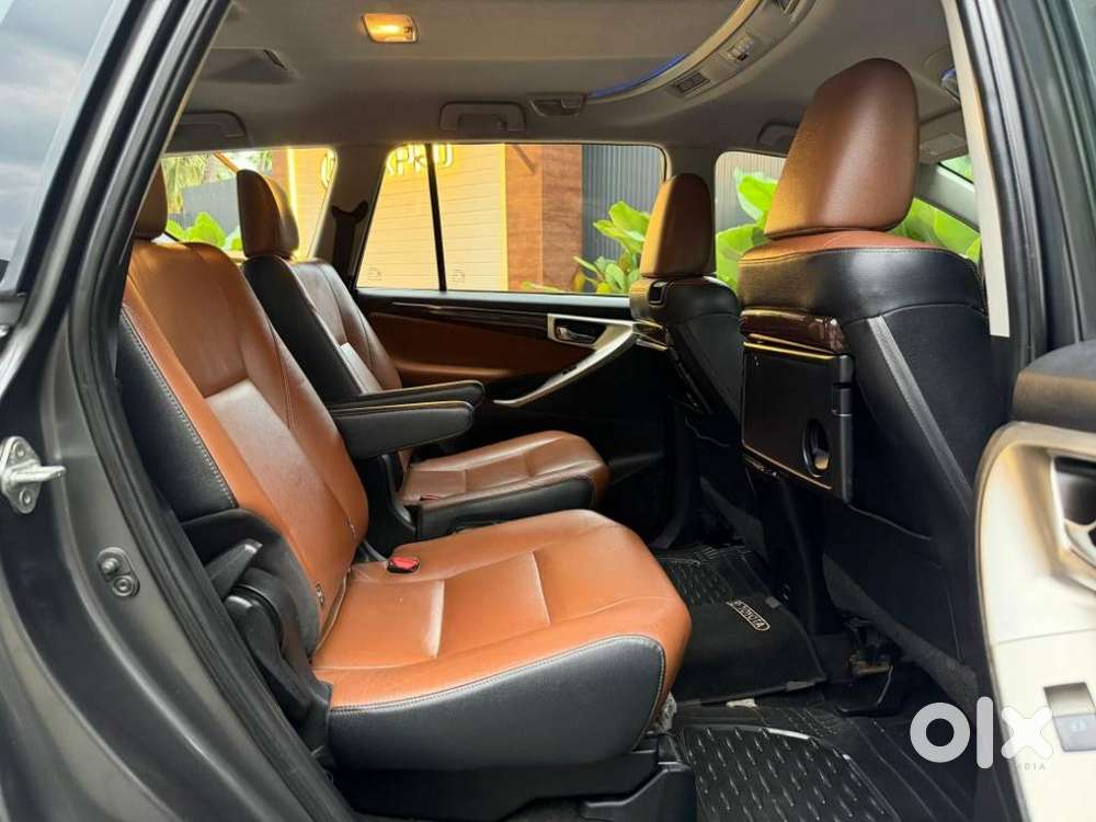 Toyota Innova Crysta 2.8 Z, 2016, Diesel