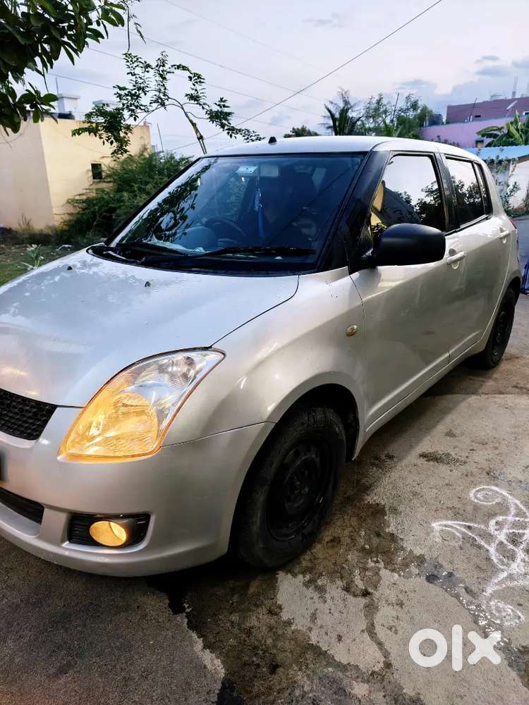 Maruti Suzuki Swift Vdi Diesel – 2010 Model – Silver