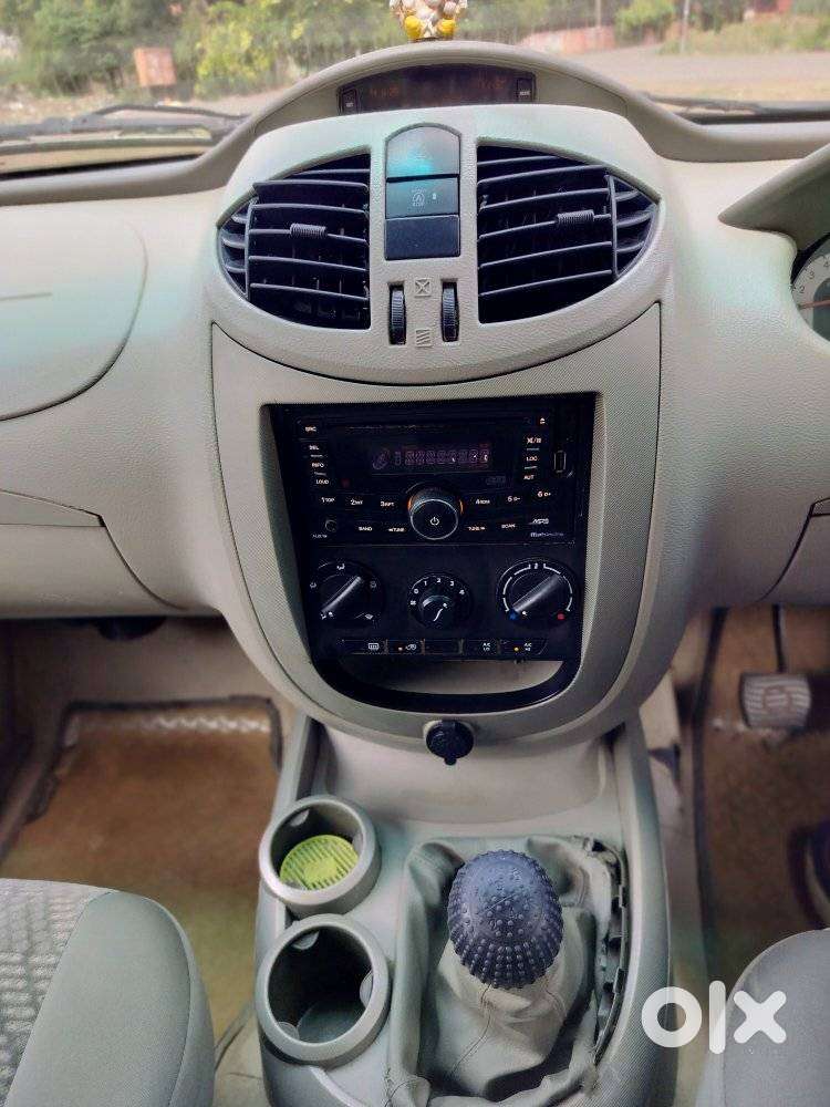 Mahindra Quanto C8, 2014, Diesel