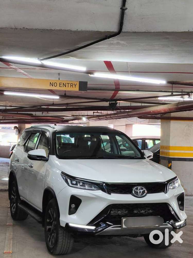 Toyota Fortuner Legender