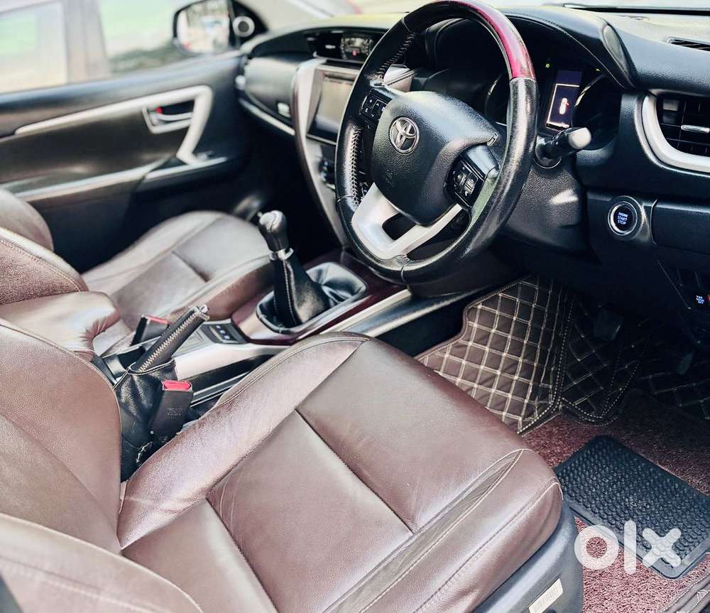 Toyota Fortuner 4x4 Manual Limited Edition, 2019, Diesel