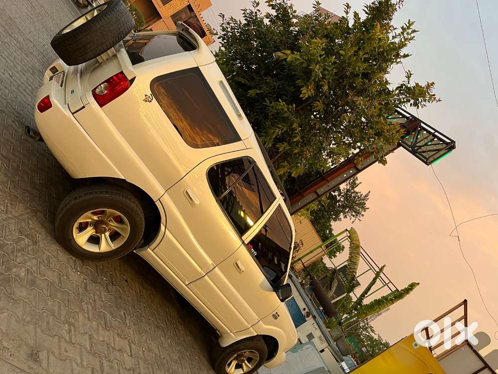 Tata Safari