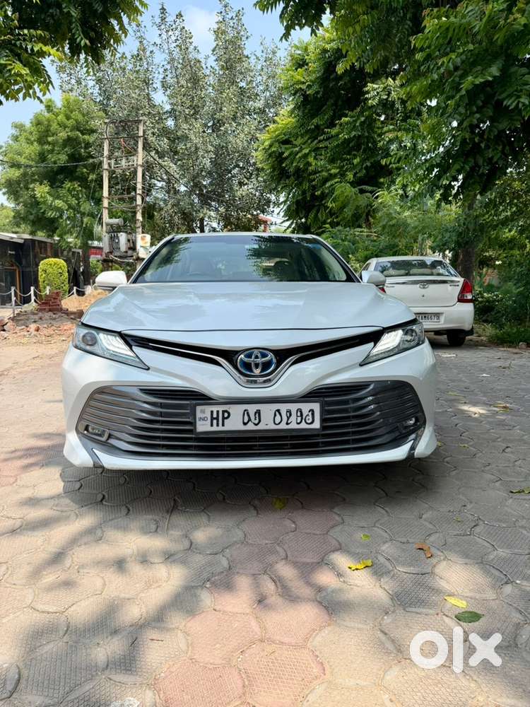 Toyota Camry Hybrid 2020