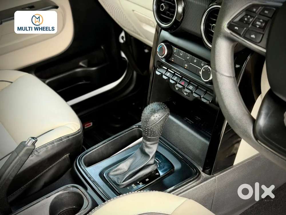Mahindra Thar Roxx, 2025, Petrol