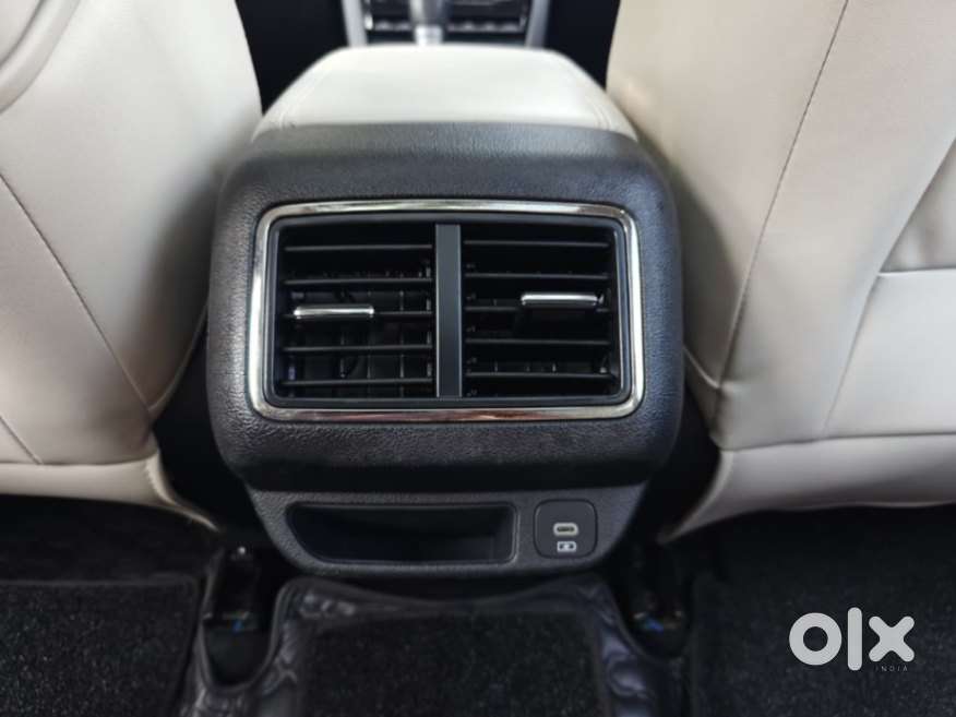 Mahindra Xuv700 2.2 Ax 7 Diesel At Luxury Pack Str, 2024, Diesel