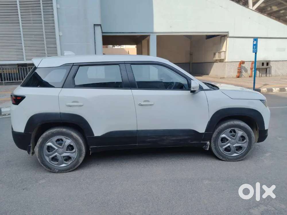 Maruti Brezza 1.5 Lxi 2024