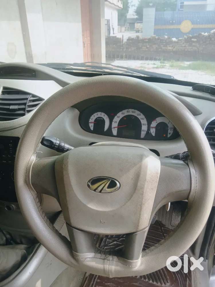 Mahindra Quanto 1.5 C6 2012