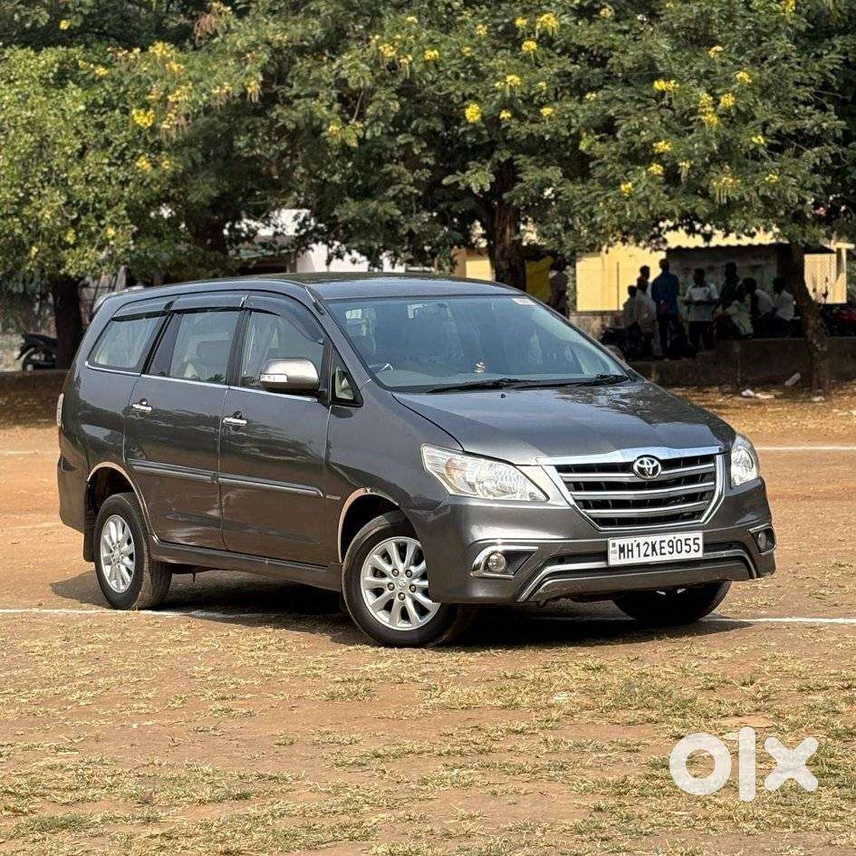 Toyota Innova 2.5 Vx 8 Seater Bs Iv, 2013, Diesel