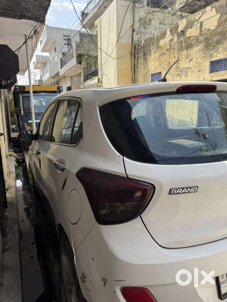 2015 Hyundai Grand I10 Magna Crdi Diesel, 80,000 Km, 2nd Owner