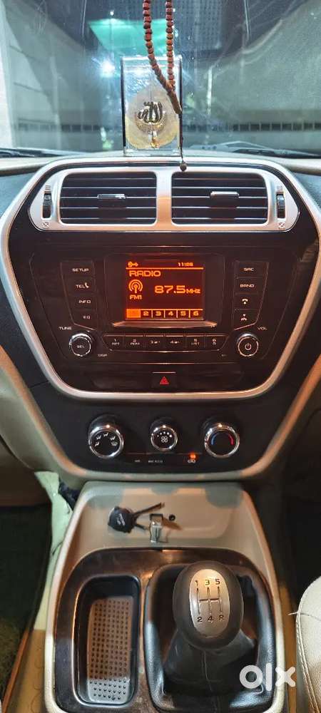 Mahindra Tuv 300 2017 Diesel 274900 Km Driven