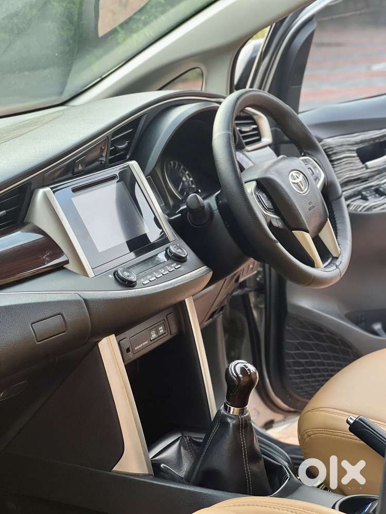 Toyota Innova Crysta 2.4 V, 2016, Diesel