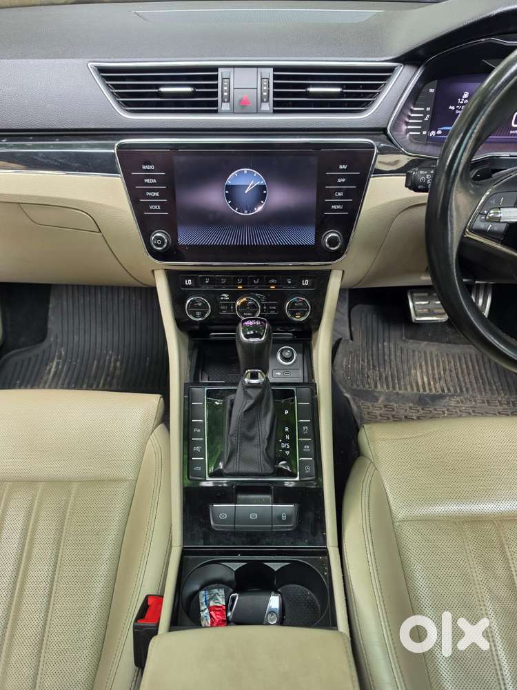 Skoda Superb 2.0 L&k Tsi At, 2022, Petrol