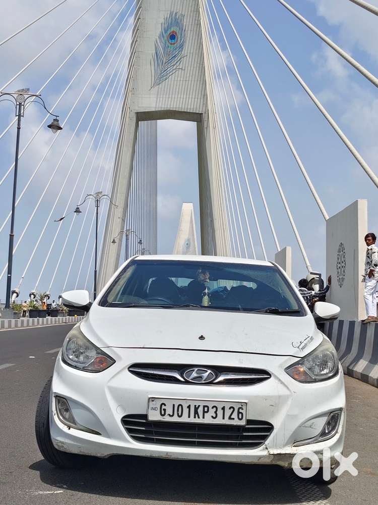 Hyundai Fluidic Verna 2012