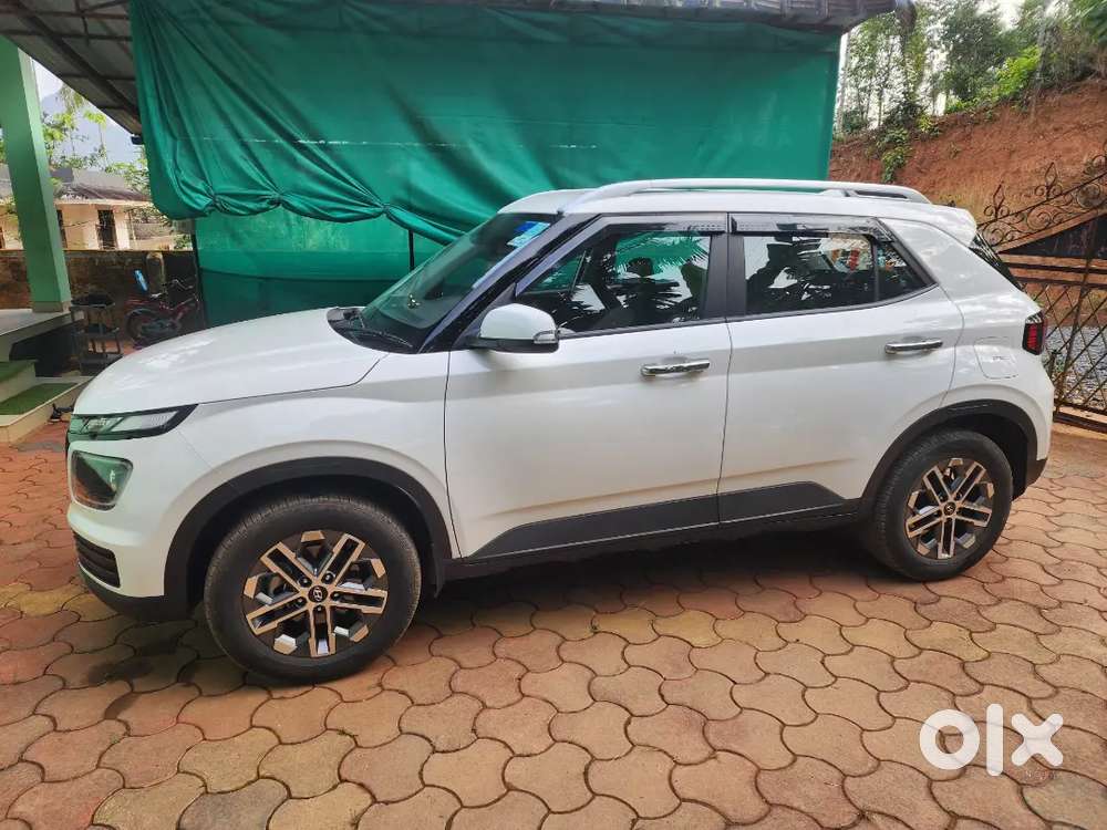 Hyundai Venue 2025 Petrol Automatic Dct