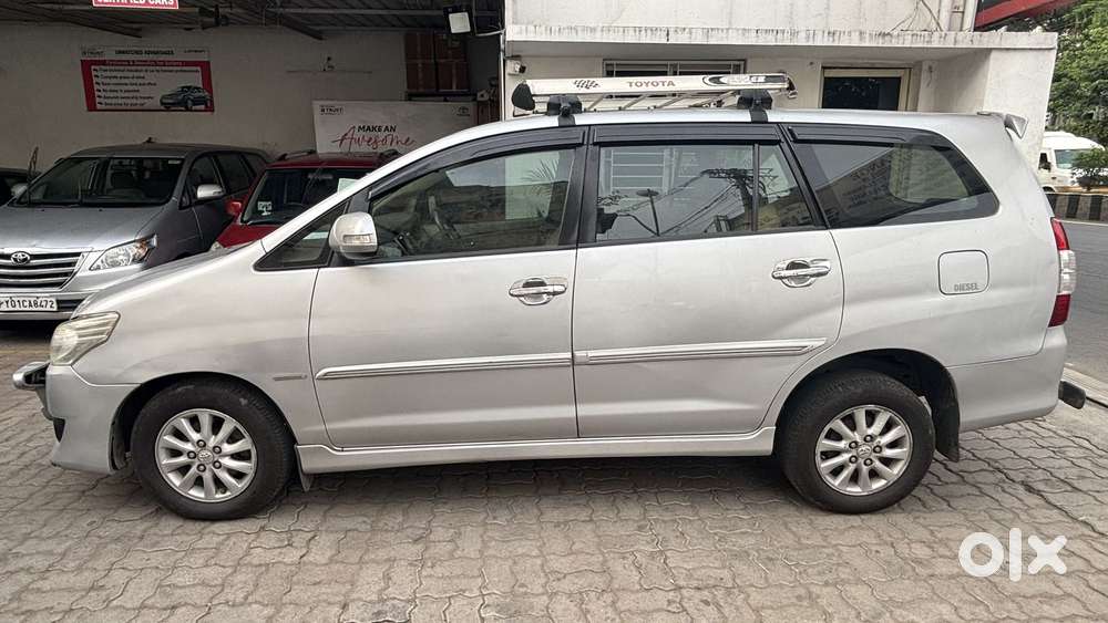 Toyota Innova 2.5 Vx 8 Str Bs-iii, 2012, Diesel