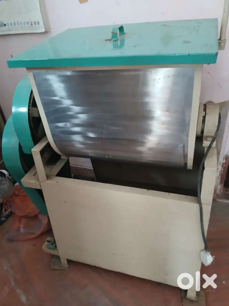 नई/बिना उपयोग में ली आटा गूँधने की मशीन